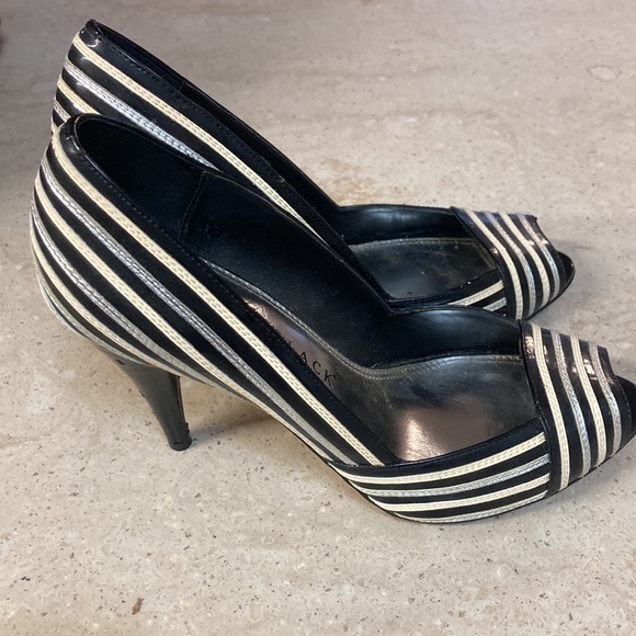 WHBM Peep Toe 3” Pumps - Picture 4 of 5